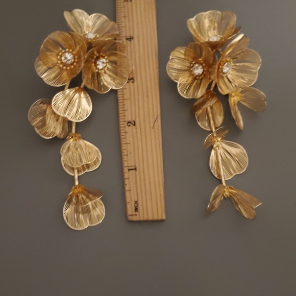 Elegant Gold Costume Floral Earrings⚜️❤️⚜️ - Picture 2 of 4